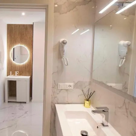 Modern House Dita * Μπιμπιόνε