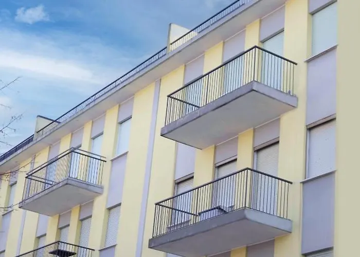 Modern House Dita * بيبيوني