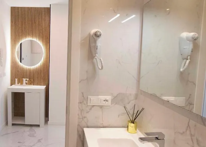 Modern House Dita * بيبيوني